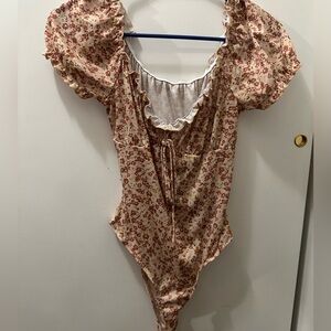 bodysuit cream with flowers and bow size small